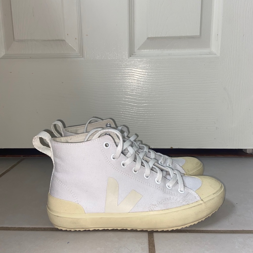 Veja Sneakers